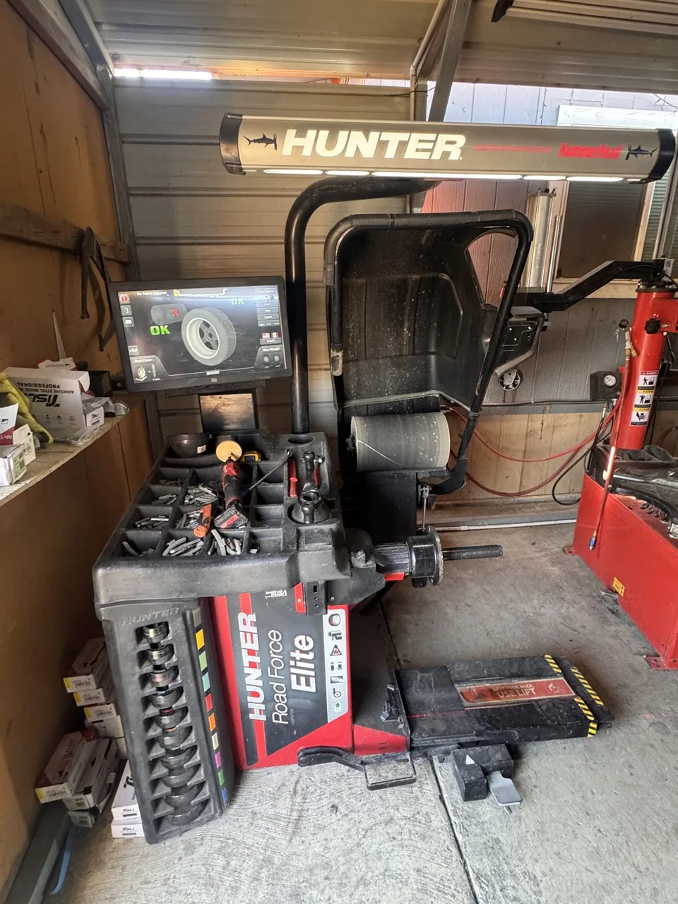 Hunter Road Force Elite wheel balancer in the shop